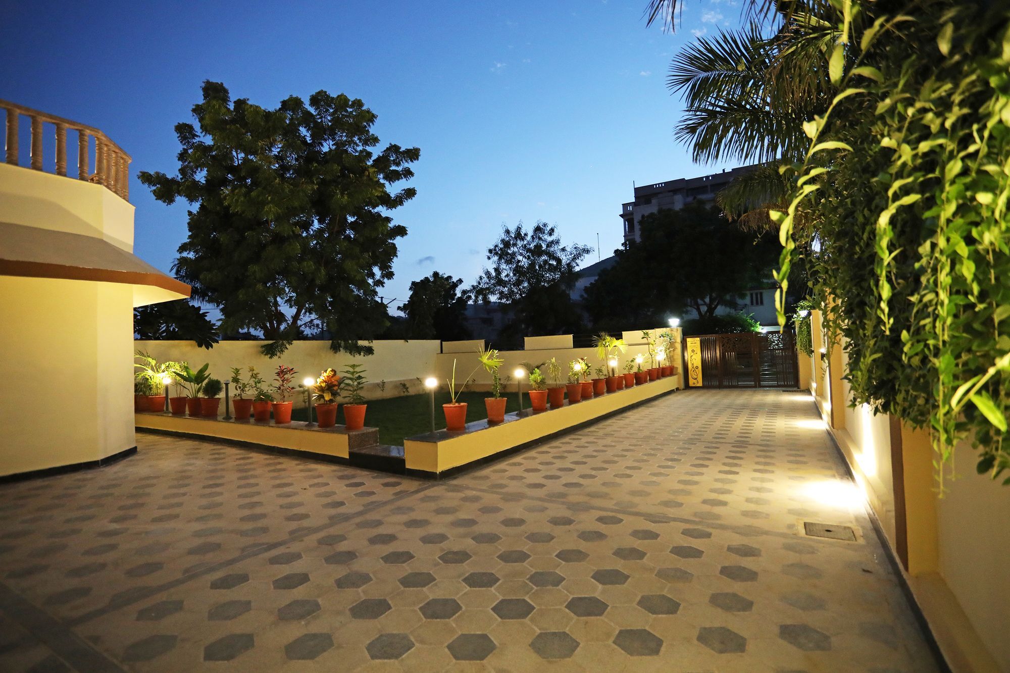 Oyo 9428 Hill View Room Goverdhan Vilas Udaipur Kültér fotó